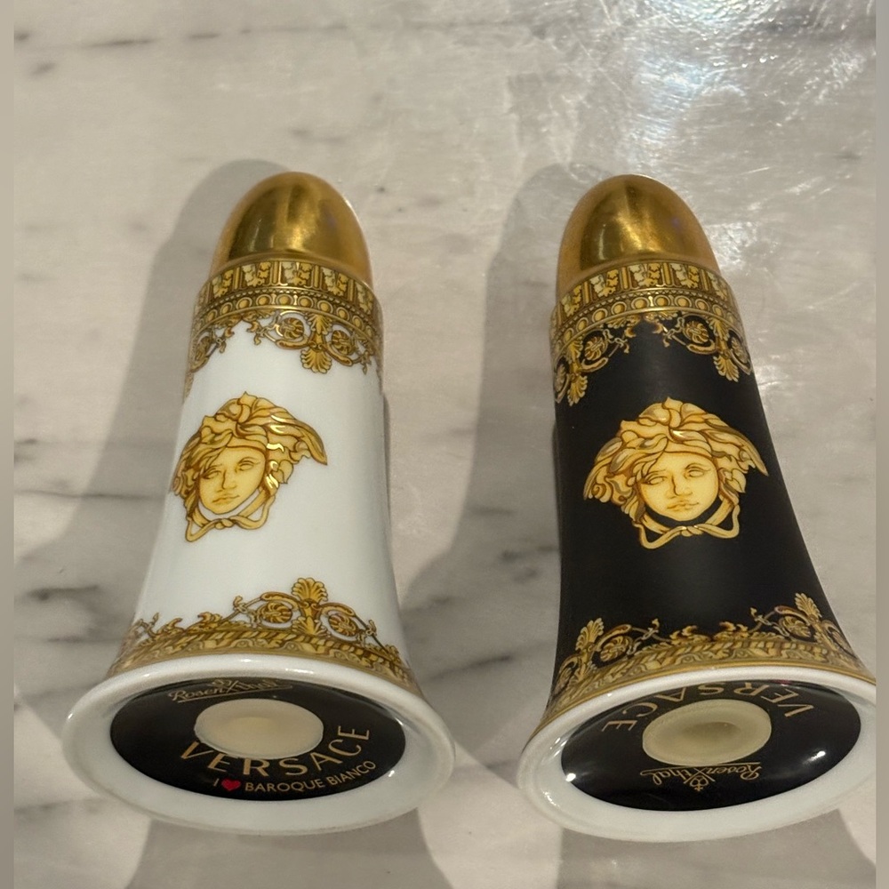 Authentic Versace salt & pepper shakers  never used - Picture 2 of 7